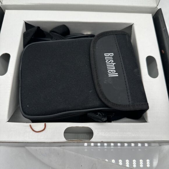 Bushnell Binocular And Digital Camera 8 x 30 2.1MP Model 11-0832 Charger include - Picture 2 of 9
